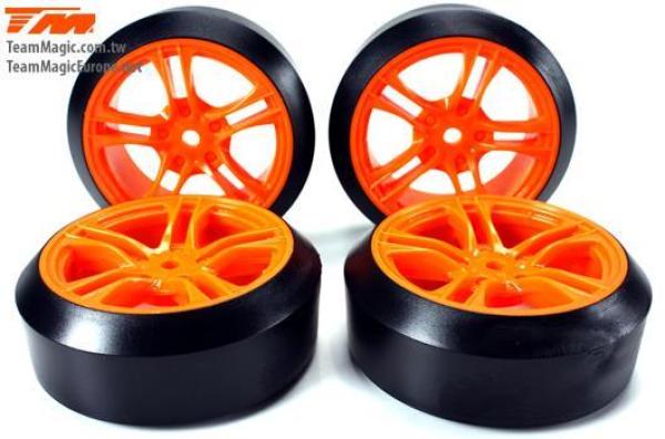 TM503390 Reifen - 1/10 Drift - montiert - 5 Spoke Orange Felgen - 12mm Hex - 45° - Hard (4 Stk.)